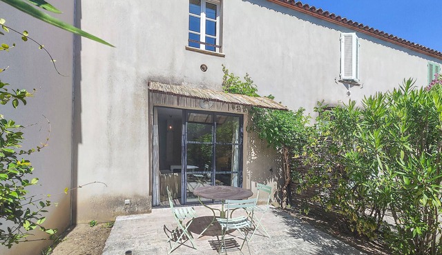 Pet friendly home in Saint Laurent de la Ca
