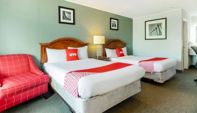 Pet-Friendly Stay Near I-10 w/King Bed at Accessible Location