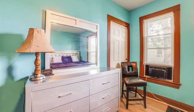 Pet-Friendly Apt in South Chicago Heights