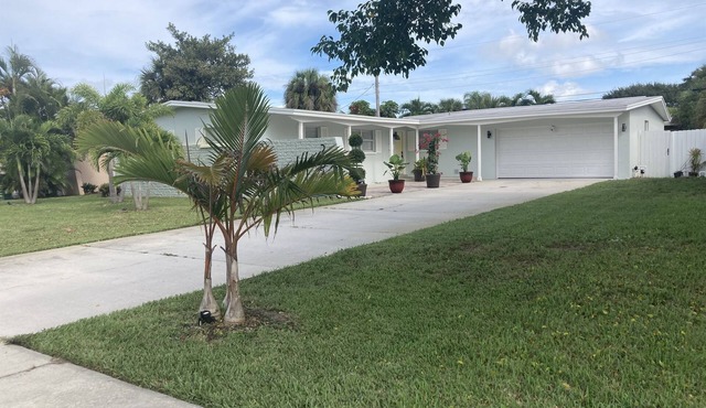 Pet Friendly Space Coast Oasis - Walk to beach!