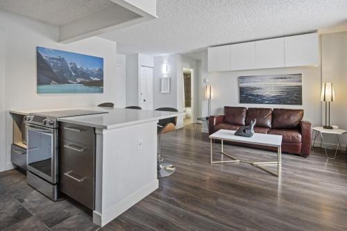 Pet-friendly 1 bedroom | Stampede & BMO | Parking