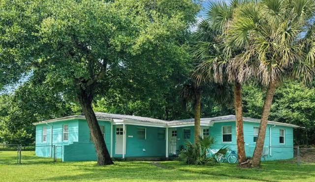 Pet Friendly+10 Min to Downtown+25 Min to Beach