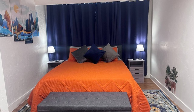 Pet-Friendly 1BR Casita in Central Tucson, WiFi, Fenced Yard & Parking