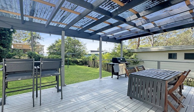 Pet-Friendly 2-Bed Beach House with Garden & BBQ