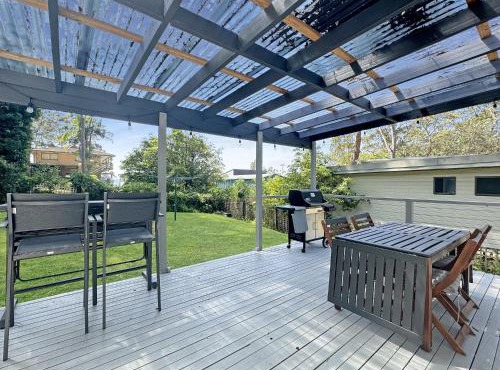 Pet-Friendly 2-Bed Beach House with Garden & BBQ