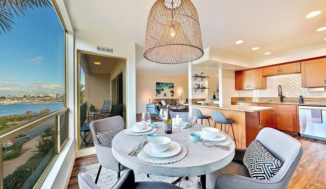 Pet Friendly 2 bedroom in Point Loma Overlooking Kellogg Beach - Stay for 30 days!