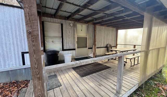 Pet Friendly 2-bedroom mobile home in Crumpler minutes from HMT's Indian Ridge