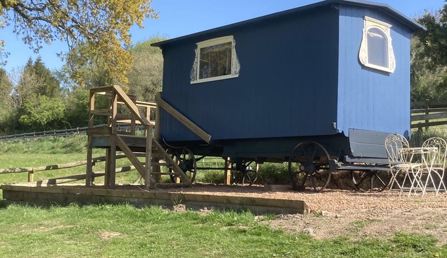 Pet Friendly - 2 Guests - Original Roadsmans Wagon