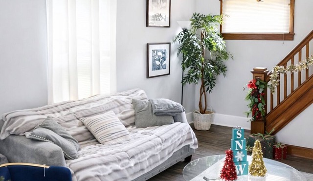 Pet-Friendly 2-Story Home Near Youngstown - Fast WiFi - Quiet Area