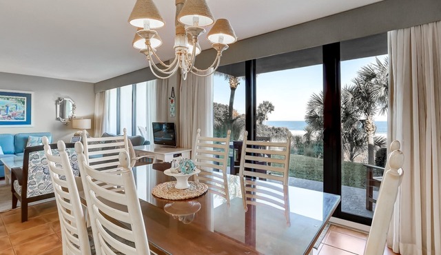 Pet Friendly 2 Bedroom Villa w/Pool - Captain's Court