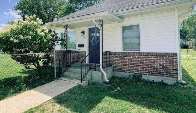 Pet-Friendly 2BR | Fenced Yard | Near Wineries