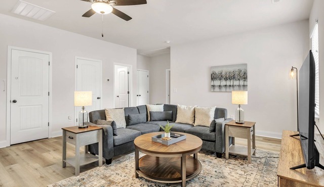 Pet-Friendly 2BR Greer Home, King Beds & Fire Pit