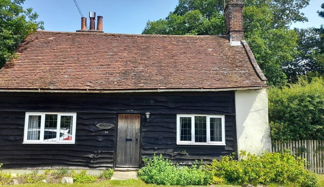 Pet friendly 3-bedroom cottage in Tattingstone