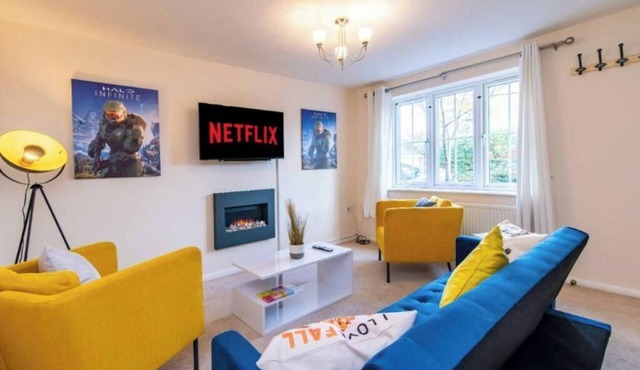 Pet Friendly 3 Bedroom Apartment w/Garden in Derby