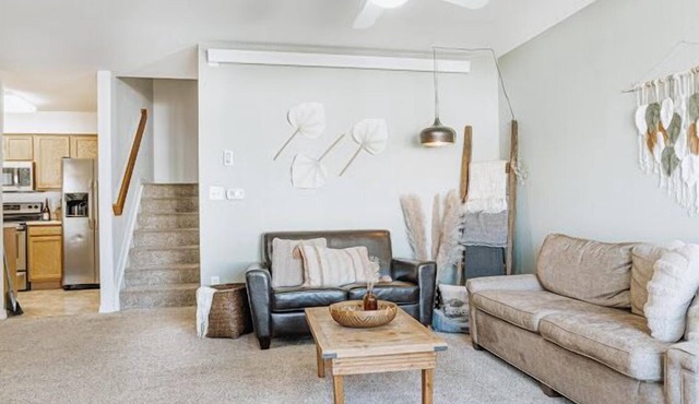 Pet Friendly 3-bedroom townhome close to Boulder, Denver and Rocky Mountain