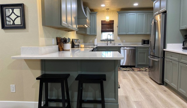 Pet Friendly~3 Bedroom 2.5 Bath Home in Roswell