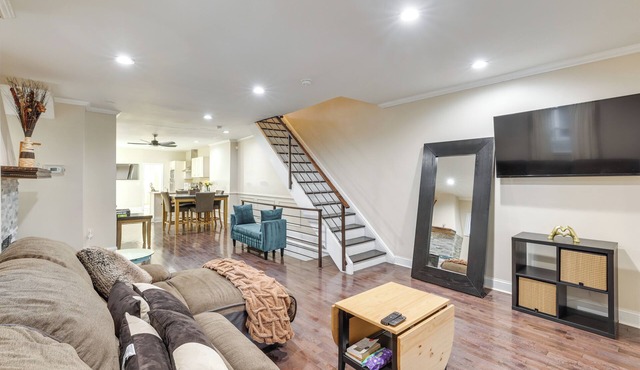 Pet Friendly! 3-Story Home Near Cobbs Creek Park!