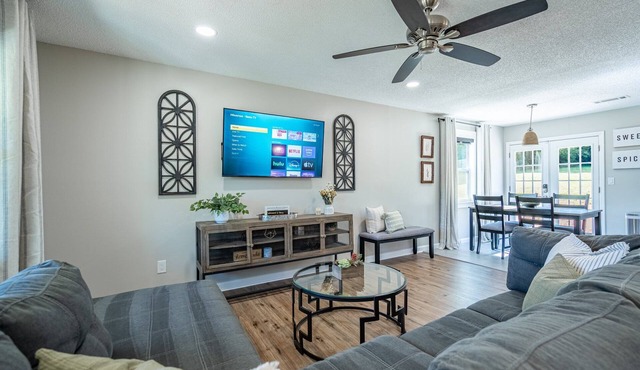 Pet-Friendly 3BR/2BA | Quiet Comfort Near Nature