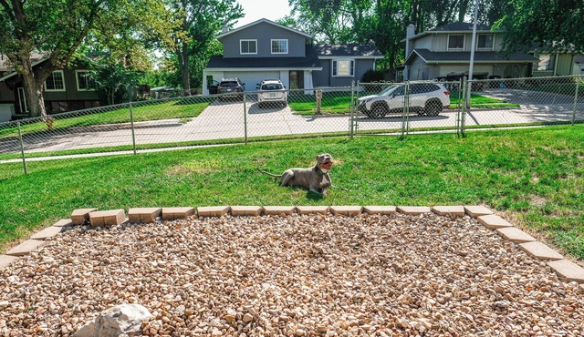 Pet Friendly 3BR Home w/Private Deck + Puppy Shed