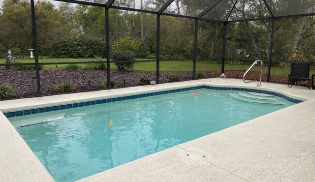 PET FRIENDLY 3BR HOME WITH SEASONAL POOL, 12 minutes to FAST, 15 minutes to WEC!