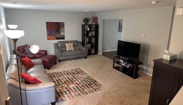 Pet Friendly 3BR Mins to Atrium & Motor Speedway