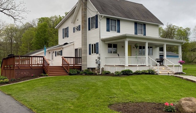 Pet friendly 4-bedroom cottage in fabulous Penn Yan with WiFi, AC and more