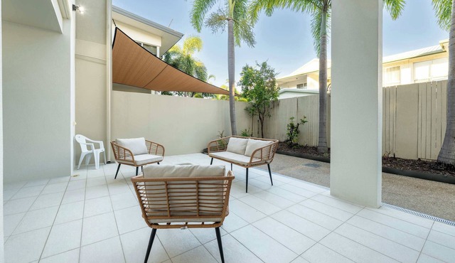 Pet-Friendly 4BR Coastal Retreat Near The Strand – North Ward