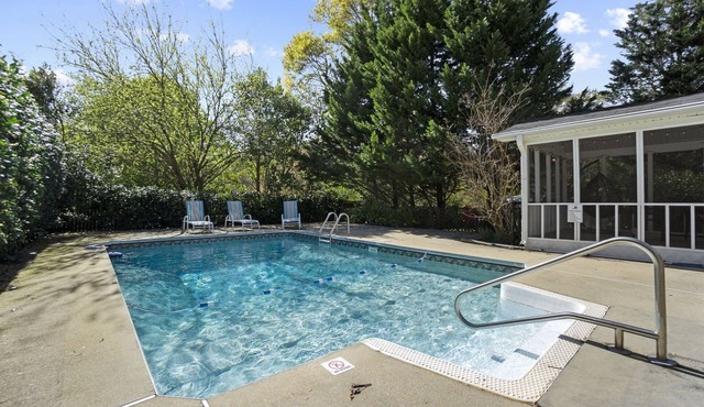 Pet-Friendly 4BR: Pool, Screen Porch, Fenced Yard
