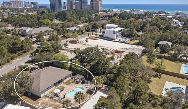 Pet-Friendly 4BR House in Miramar Beach with Private Pool!