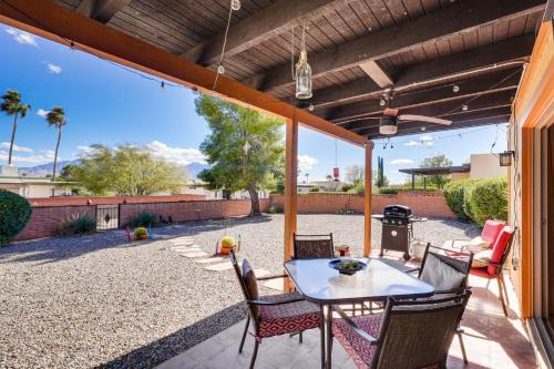 Pet-Friendly 55+ Green Valley Home w/Golf Gear!