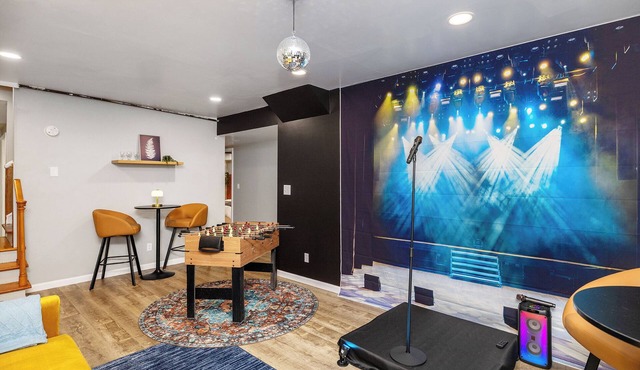 Pet-friendly 5BR w/yard, fire pit & games