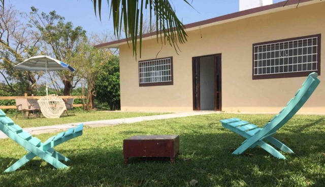 Pet- friendly, 6 miles from the beach, just chill.