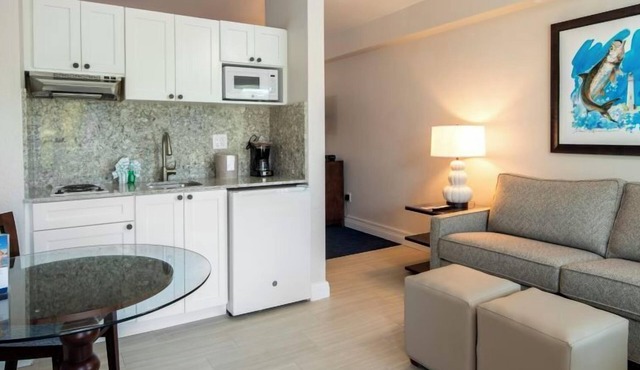 Pet-friendly Accommodation Near the Beach! 2 Pools