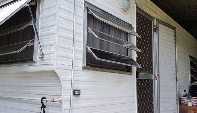 Pet Friendly-Adults Only, Tropical Coast Retreat-Caravan, Kingscliff