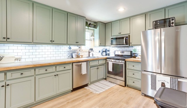 Pet-Friendly Alabama Retreat w/Deck & Patio!