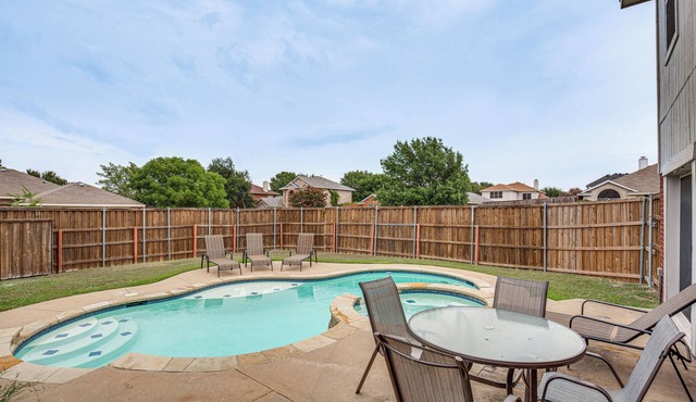 Pet-Friendly Allen Home ~ 30 Mi to Dallas!