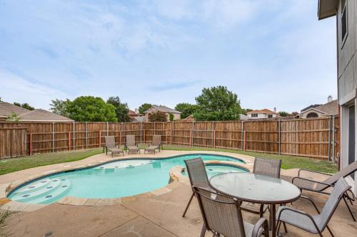 Pet-Friendly Allen Home ~ 30 Mi to Dallas!