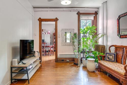 Pet-Friendly Allentown Apt Near Hamilton District!