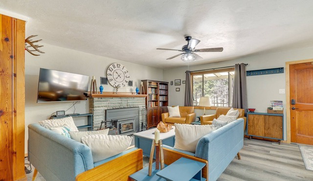 Pet-Friendly Alpine Cabin w/ Gas Grill & Fireplace