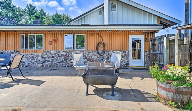 Pet-Friendly Amherst Earth Home Near Downtown