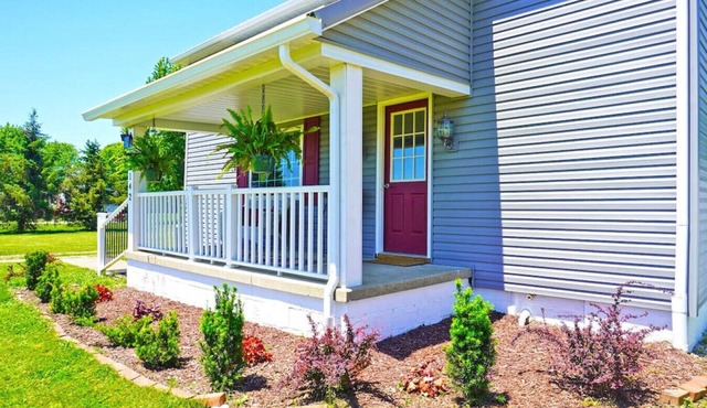 Pet Friendly and Close to Local Favorites