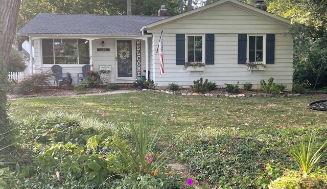 Pet Friendly Annapolis Cottage that Backs Up to Stunning Quiet Waters Park