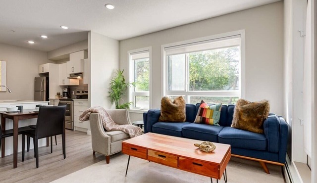 Pet Friendly Apartment w/Free Underground Parking