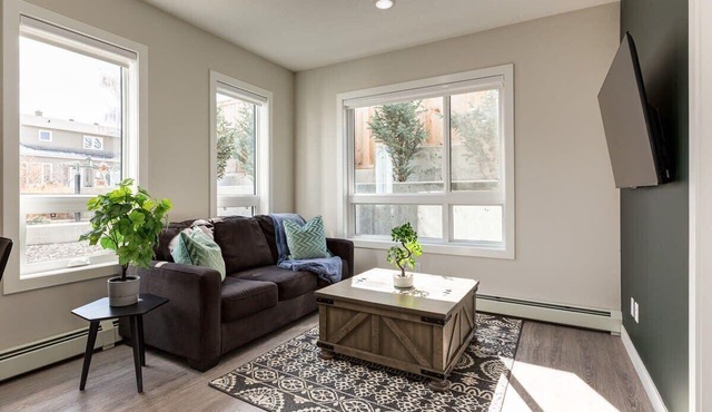 Pet Friendly Apartment w/Free Underground Parking