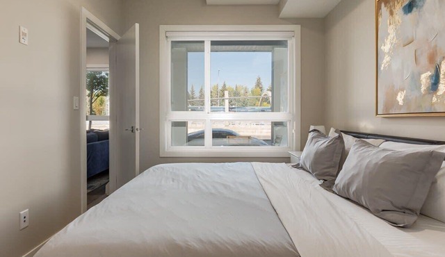 Pet Friendly Apartment w/Free Underground Parking