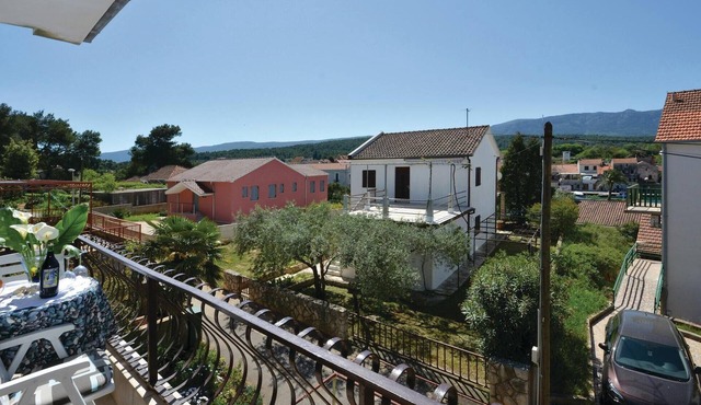 Pet friendly apartment in Vrboska with WiFi