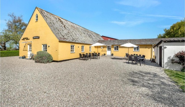 Pet Friendly Apartment In Strynø