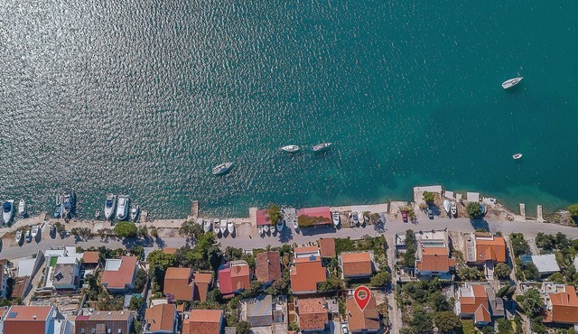 Pet friendly apartment in Tisno with WiFi