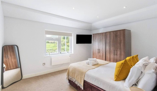 Pet-friendly apt in Shenfield