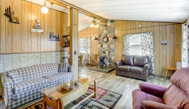 Pet-Friendly Arkdale Vacation Rental, 2 Mi to Lake